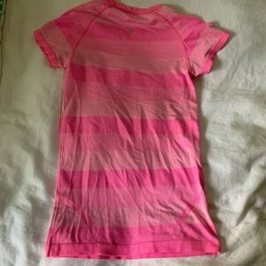 lululemon athletica Tops - Lululemon swiftly tech short sleeve crew top lululemon athletica Tops - Lululemon swiftly tech short sleeve crew top